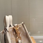 Coach专柜超火的皮质Field Tote托特包