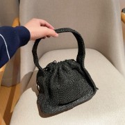 藤编抽绳编织手提包