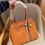 miumiu缪缪24新款nappa Aventure公文包