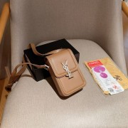 SOLFERINO光滑皮革迷你手机包