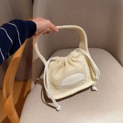 藤编抽绳编织手提包