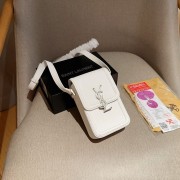 SOLFERINO光滑皮革迷你手机包