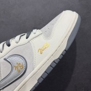 Nk SB Dunk Low 斯图西蛇年联名 猪八银勾 周年高端定制 低帮休闲板鞋 DM6868-008