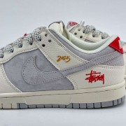 Nike SB Dunk Low x Stussy 蛇年限定 白灰小钩满天星