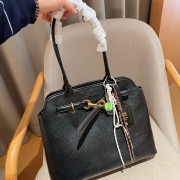 miumiu缪缪24新款nappa Aventure公文包