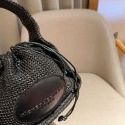 藤编抽绳编织手提包