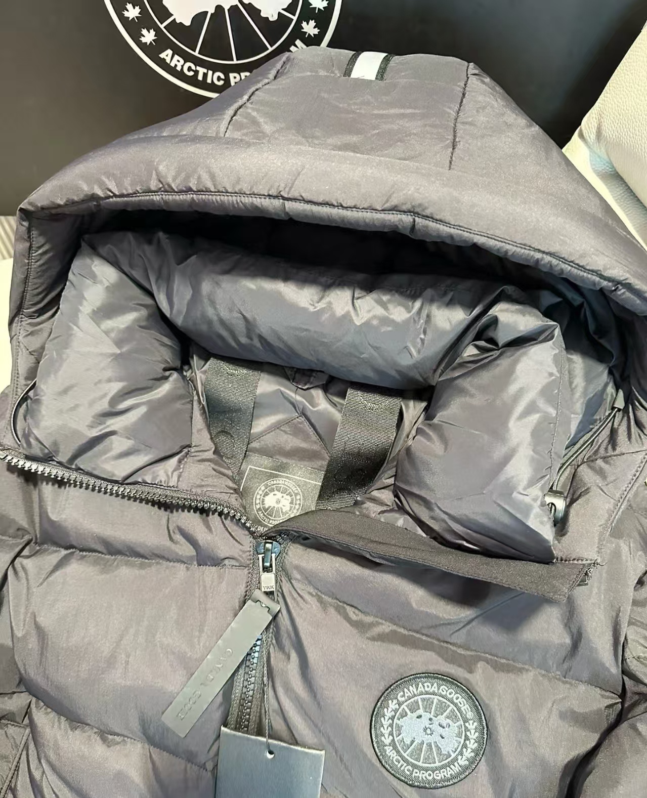 Canada Goose连帽反光条羽绒服 第7张
