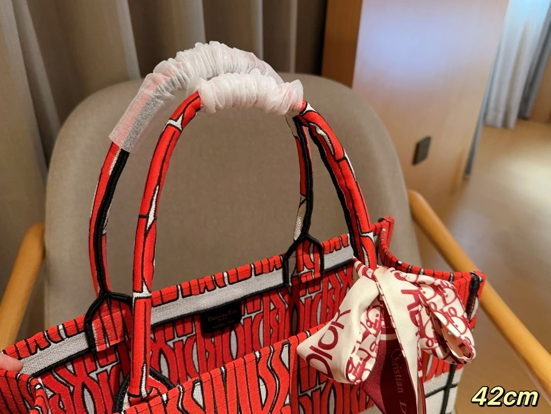 24新品winter miss dior系列 Tote book 托特包tote 第9张