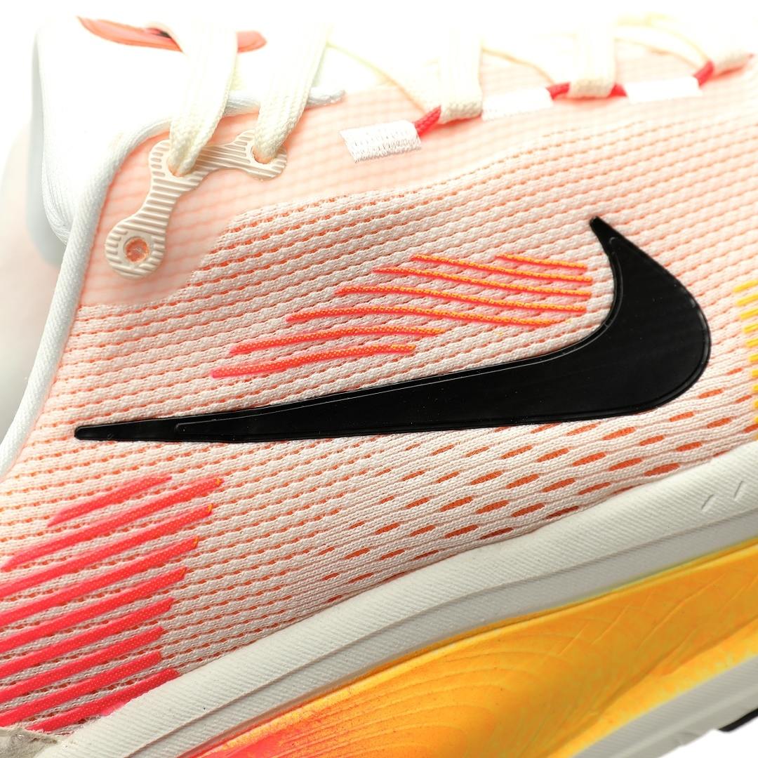 耐克Nike Vomero 18 ZoomX
