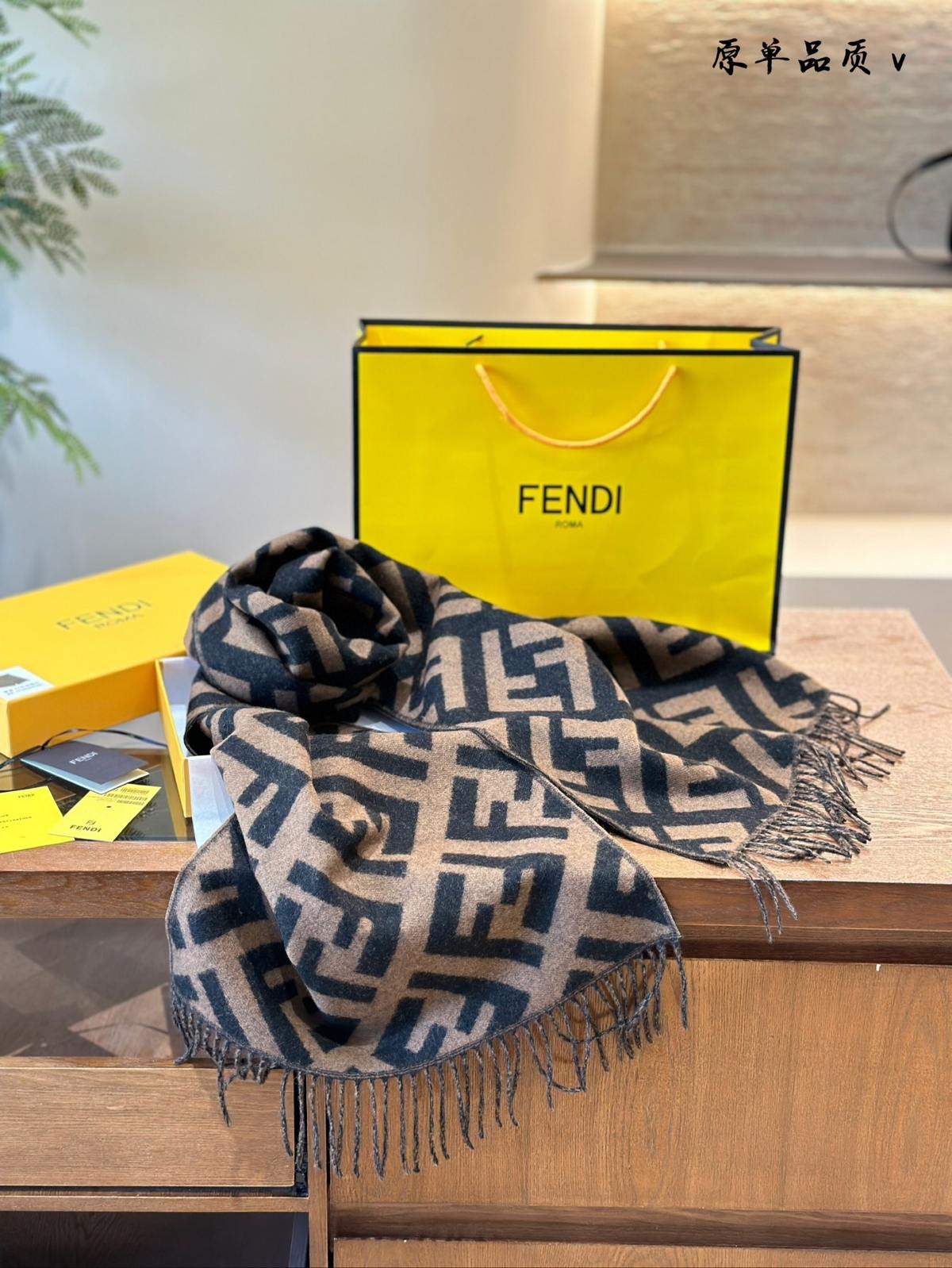 Fendi芬迪秋冬限量新款FF披风 第6张
