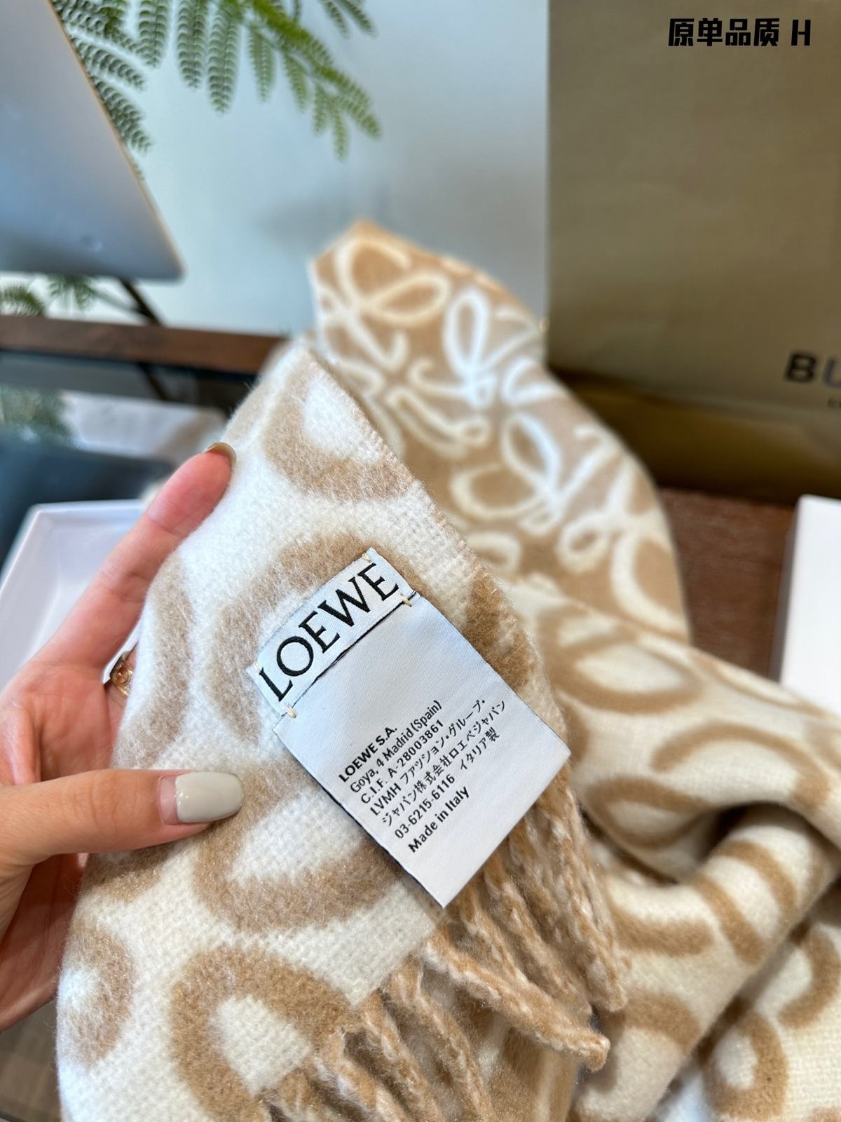 LOEWE冬季新品围巾 第7张
