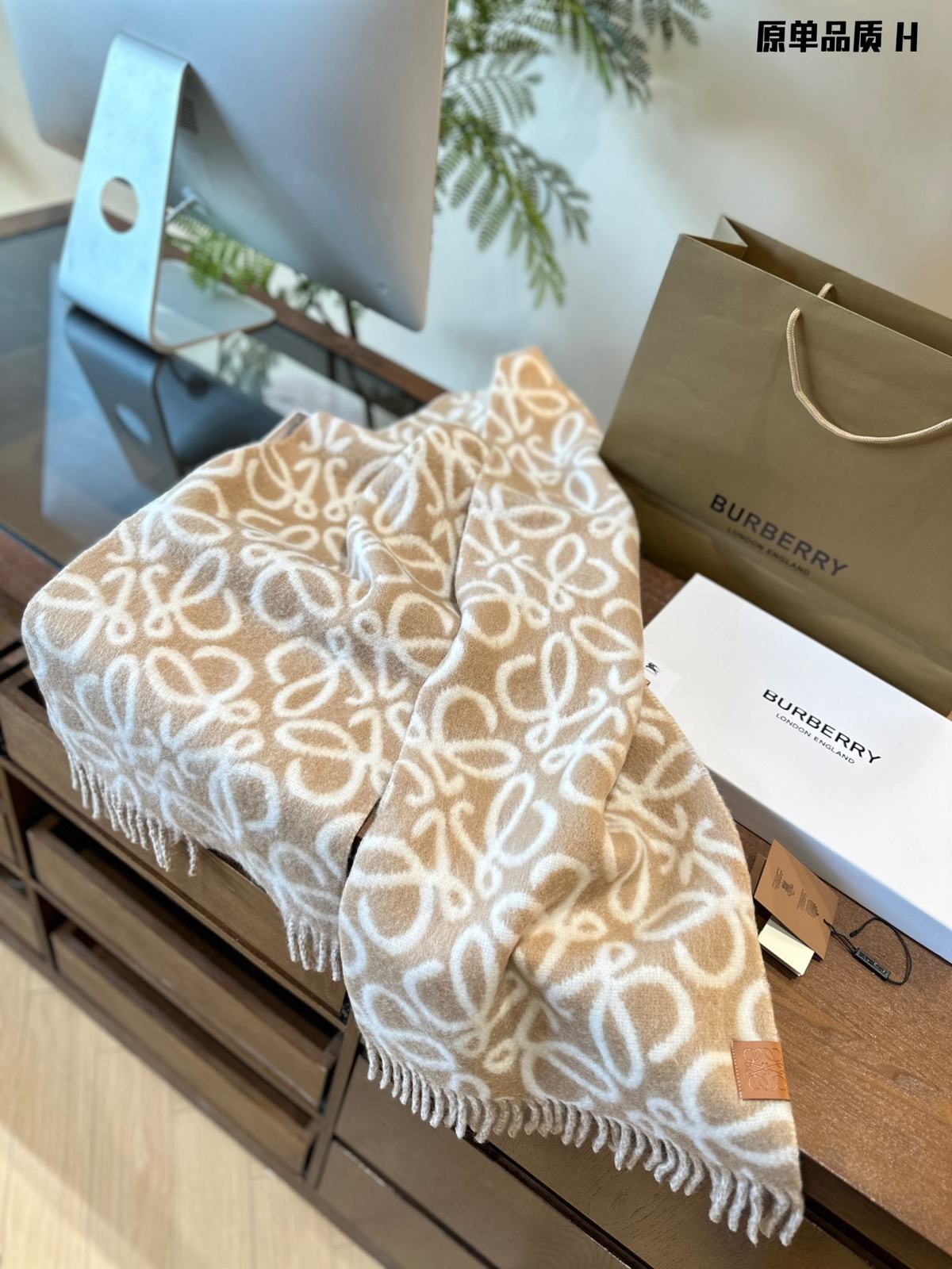 LOEWE冬季新品围巾 第6张
