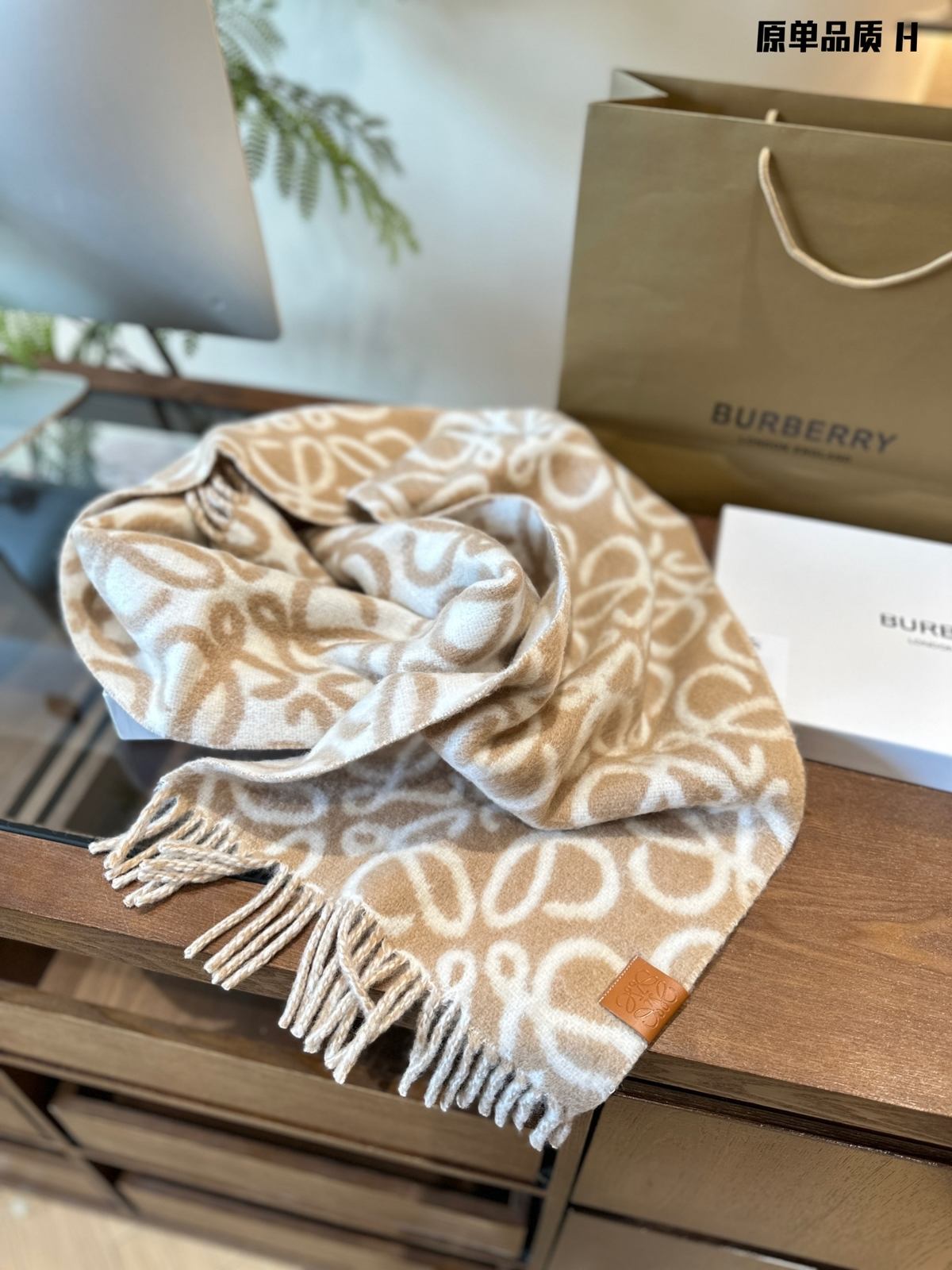 LOEWE冬季新品围巾 第8张