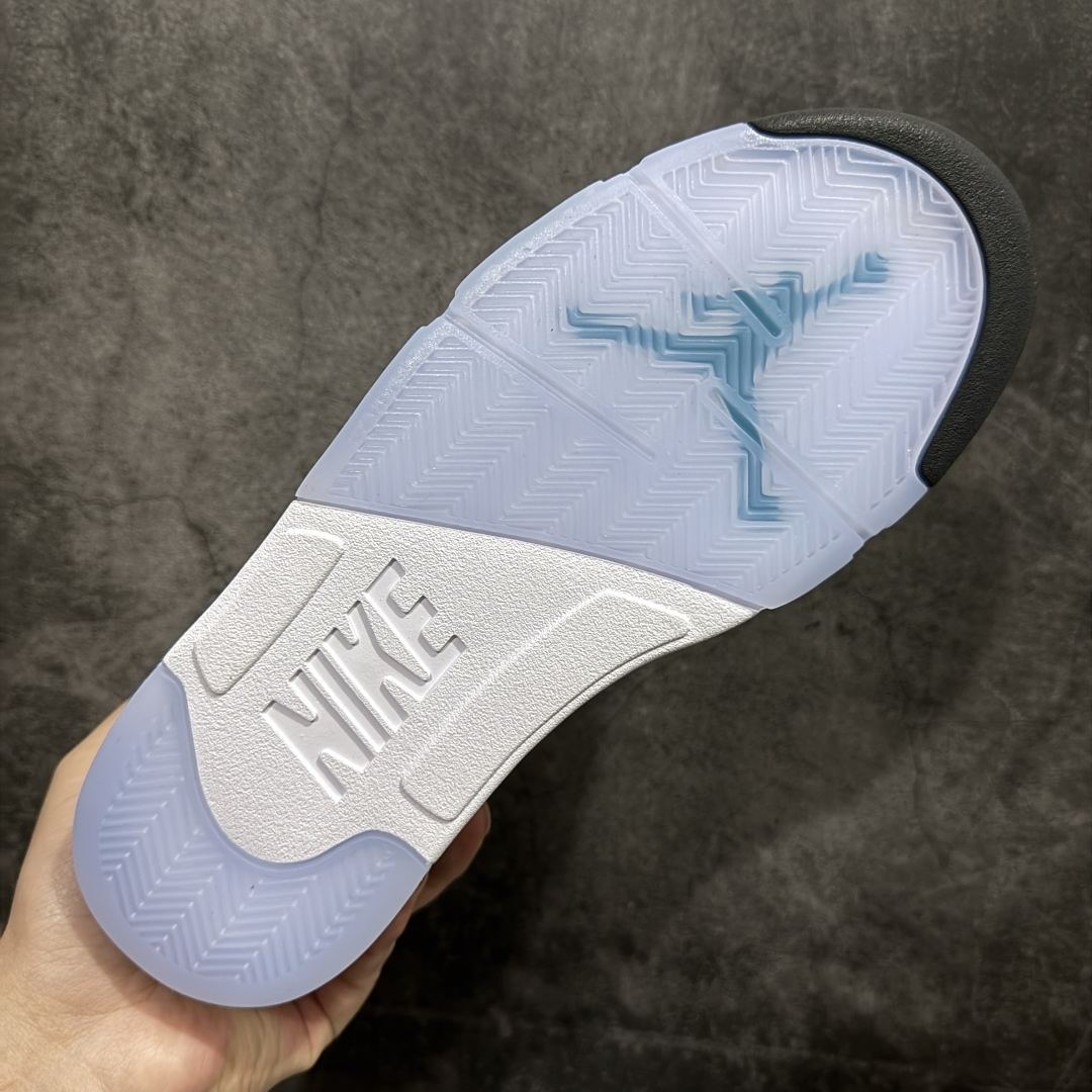 Air Jordan 5 Retro
